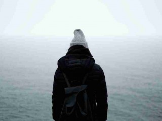 四十多岁能跑步锻炼吗？很少锻炼的40岁中年人开始学跑步容易伤膝盖吗